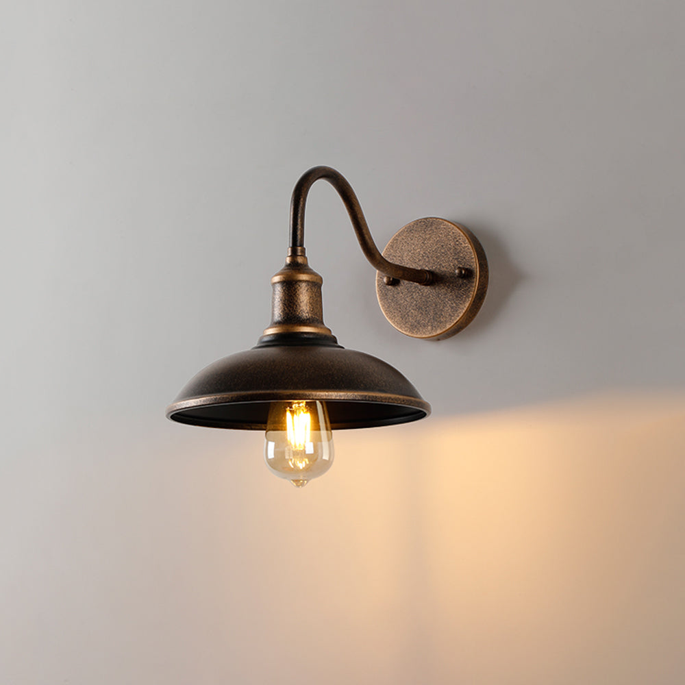 Antique Brass Outdoor Wall Lamp – Rustic Bowl-Shaped Light Fixture for Patios and Gardens