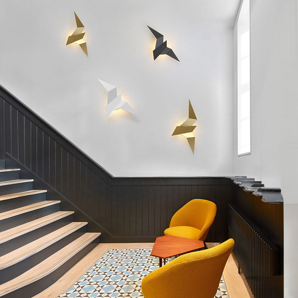 Artistic Bird-Inspired Steel Wall Lamp – Modern Decorative Sconce in Black, White, or Gold