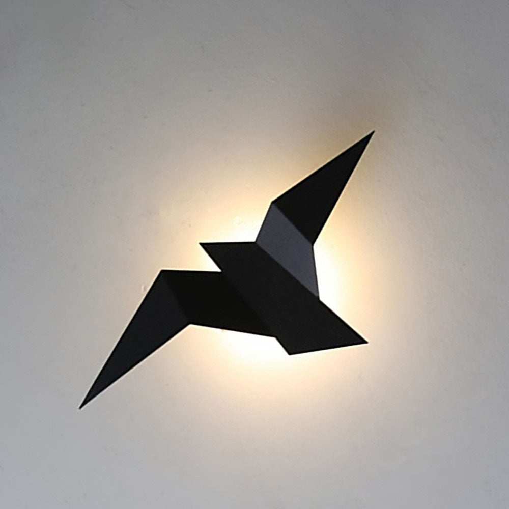Artistic Bird-Inspired Steel Wall Lamp – Modern Decorative Sconce in Black, White, or Gold