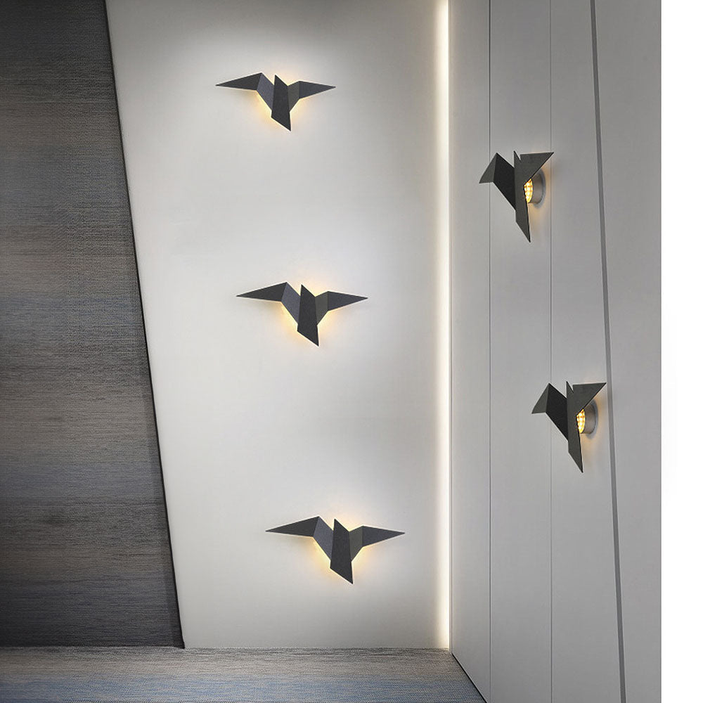 Artistic Bird-Inspired Steel Wall Lamp – Modern Decorative Sconce in Black, White, or Gold