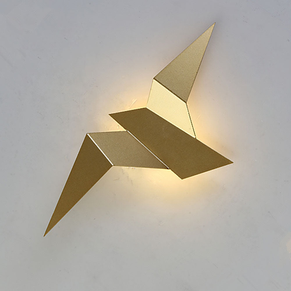 Artistic Bird-Inspired Steel Wall Lamp – Modern Decorative Sconce in Black, White, or Gold