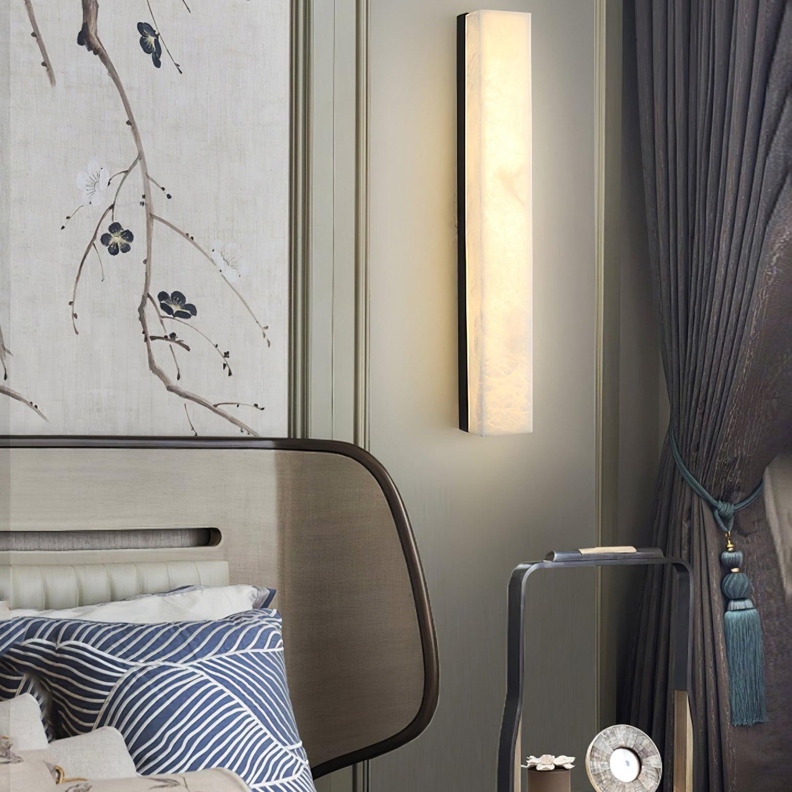 Terra Linear Brass Alabaster Wall Lamp