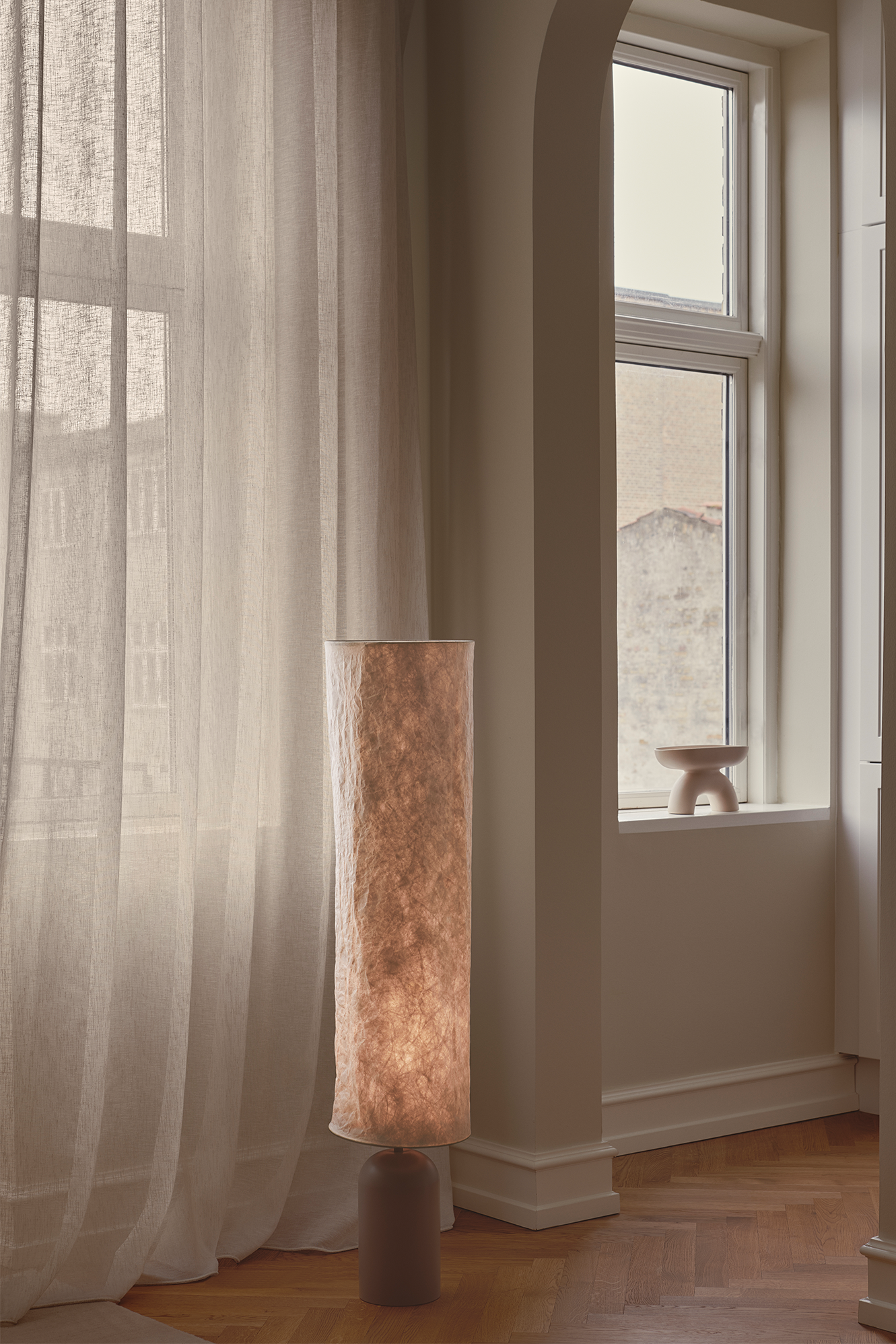 Modern Floor Lamp with Durable Tyvek Shade and Stylish Metal Base – Perfect Standing Lamp for Living Room and Cozy Reading Corners