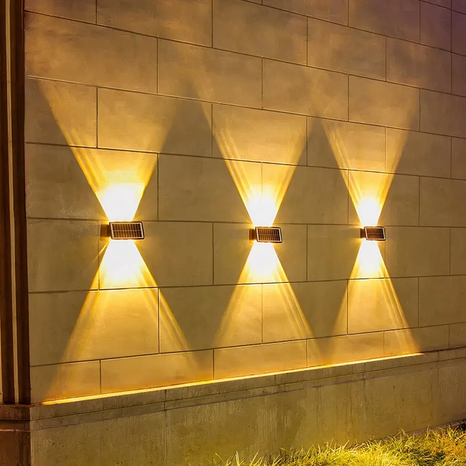 Solar Garden Wall Lamp – Energy-Saving Outdoor Light with Modern Design