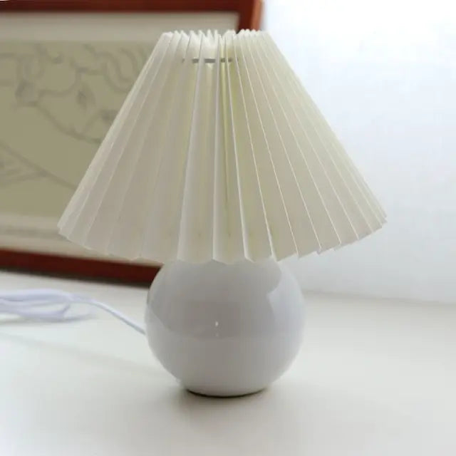 Vintage Pleated Table Lamp with Elegant Base – Soft Warm Lighting for Home Decor