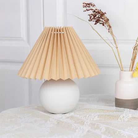Vintage Pleated Table Lamp with Elegant Base – Soft Warm Lighting for Home Decor